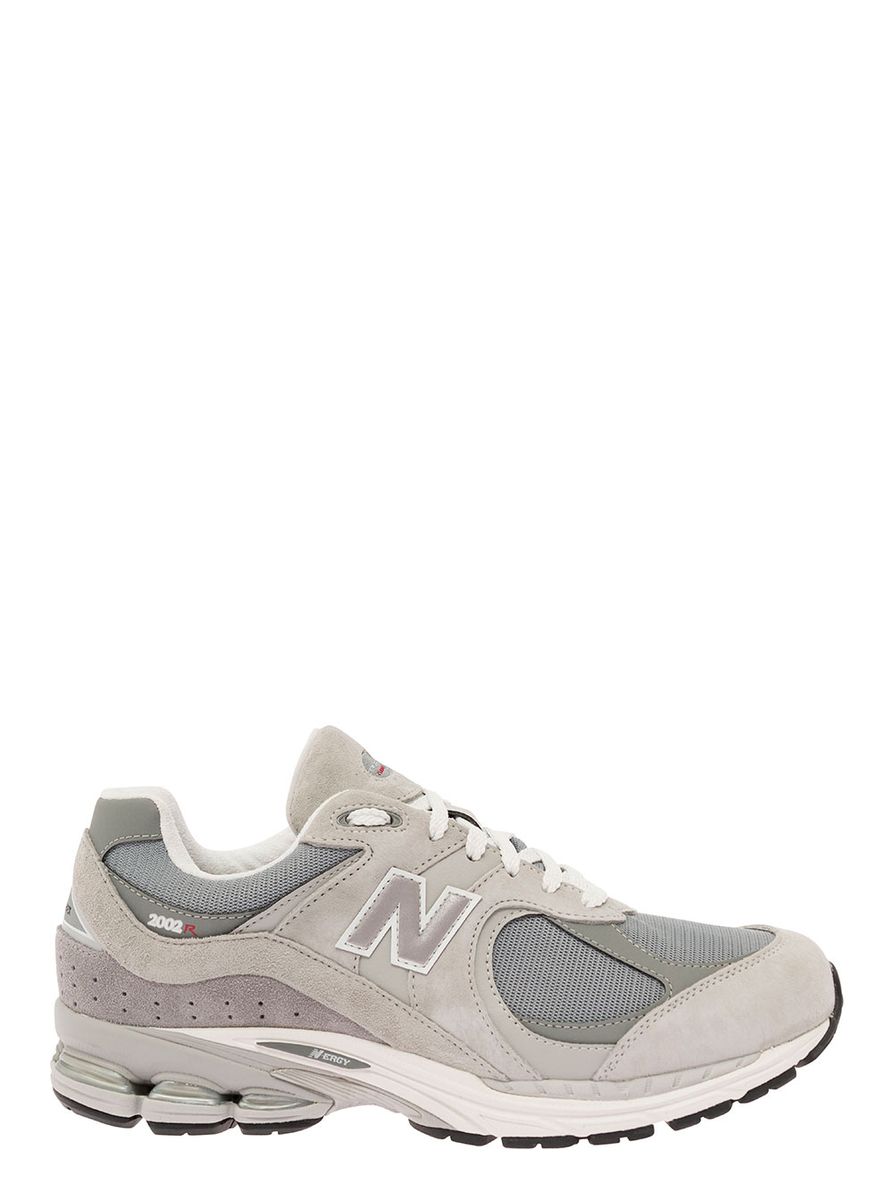 '2002r' grey low top sneakers with logo patch in suede leather man