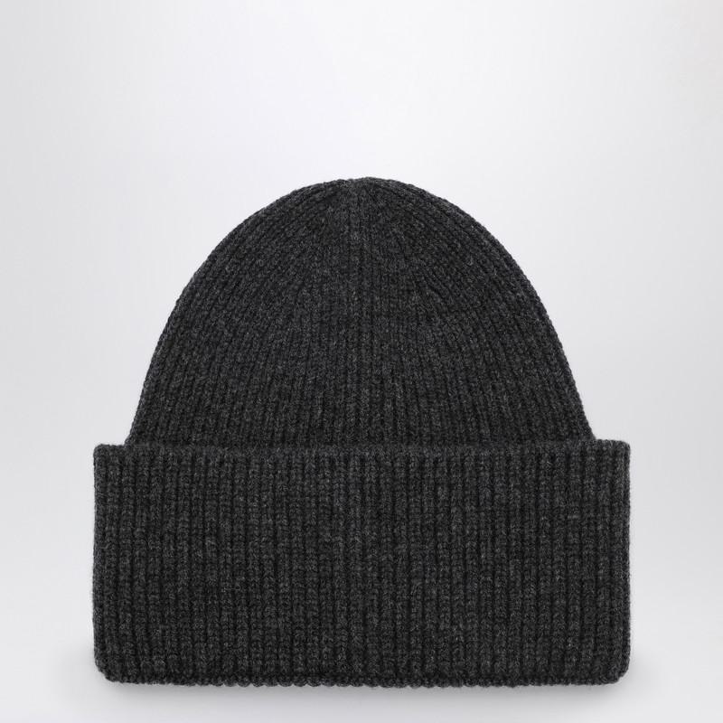 destin anthracite and beanie